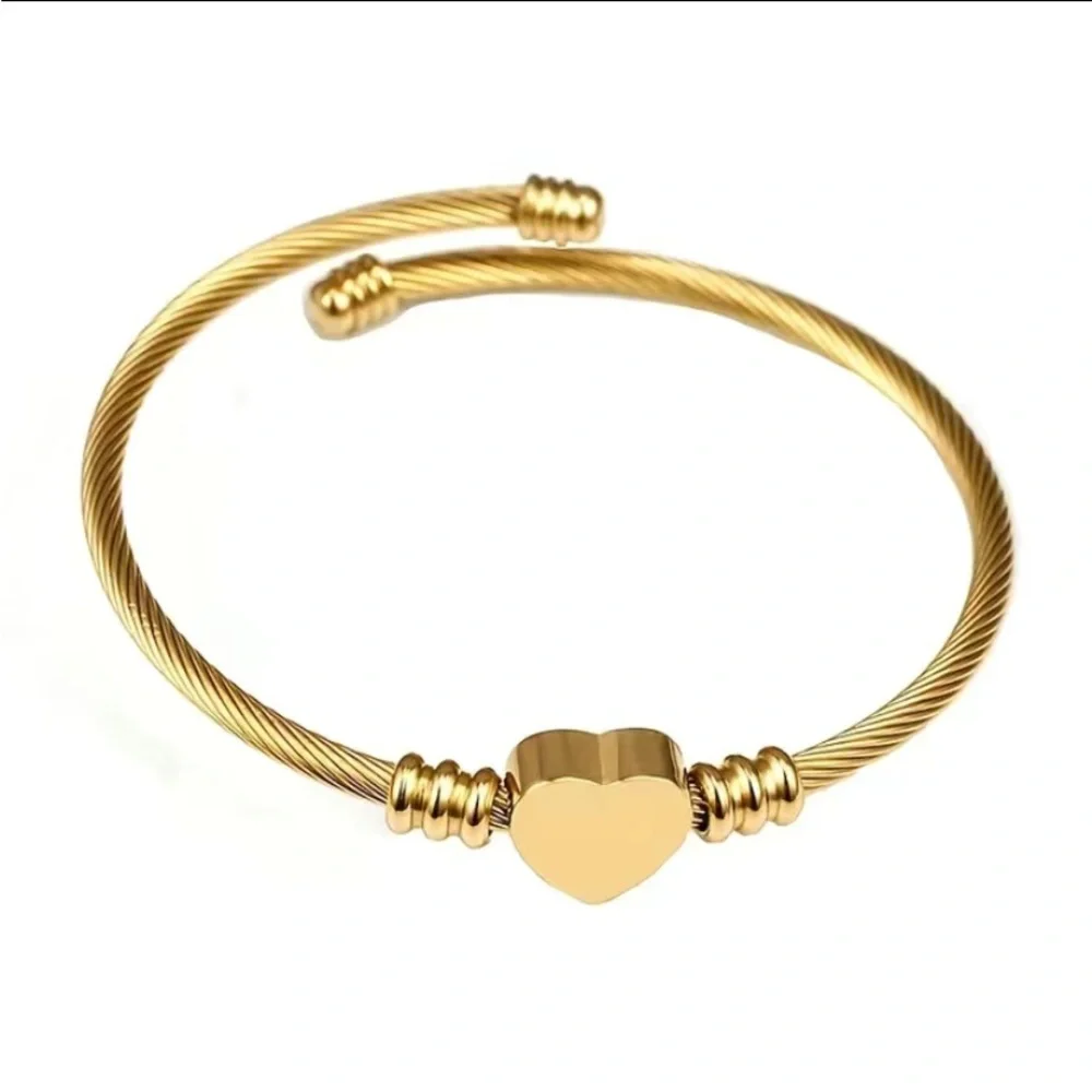 ❤️New Heart Bracelet - Picture 1 of 2
